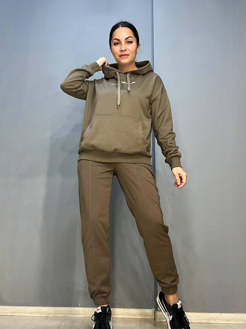 Костюм женский Joggy 7924-7631 джоггеры на резинке и худи с капюшоном бабочка на спине коричневый, коричневый, L Киев - изображение 1