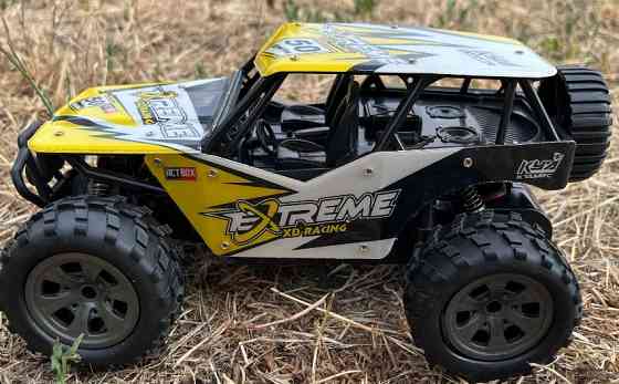 Машинка на пульту на радіокеруванні 1:18 2акумулятора в комплекті. Харків