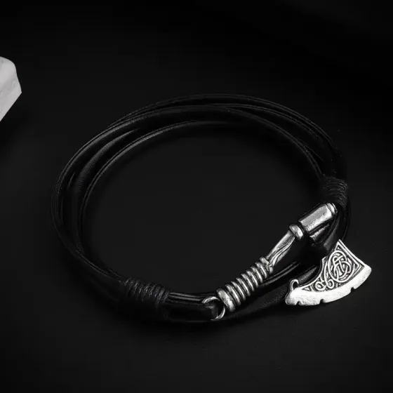 Черный кожаный браслет мужской со знаком топора викинга — оберег, стильное украшение, подарок Киев