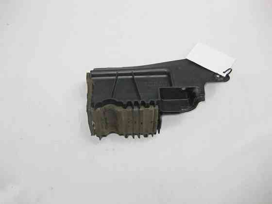 Mercedes-Benz  A1646803725 Верхня частина кабельного каналу на передній лівій колісній арці ML W164 GL X164 Одеса