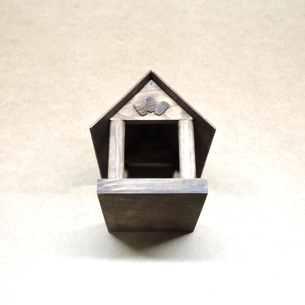 Кормушка садовая для птиц 