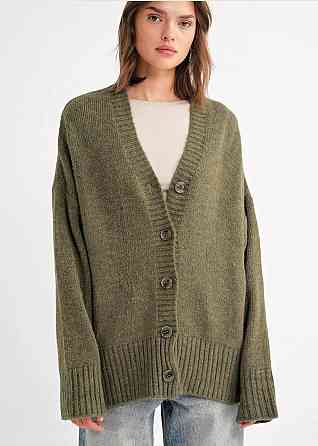 Женский базовый вязаный оверсайз кардиган на пуговицах Хаки Одесса