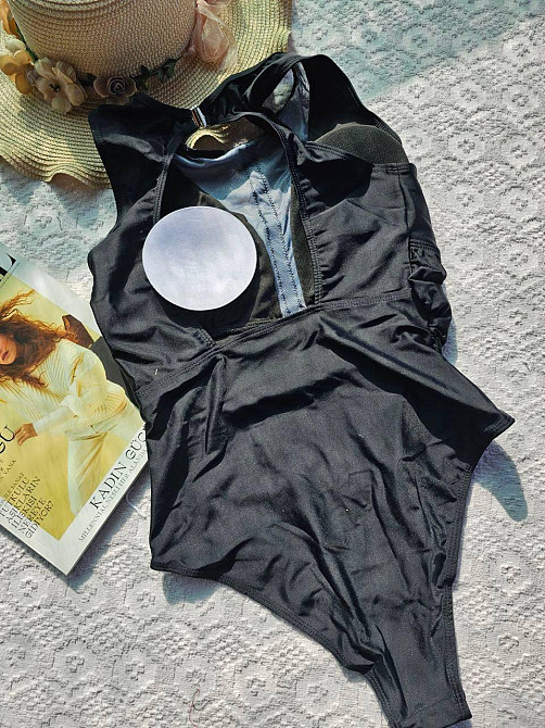 Купальник жіночий суцільний з сітчастими вставками Чорний M Харків - фото 4