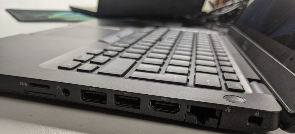 Ноутбук DELL Latitude 5400 Intel i7 8665U 16/256Gb. Киев - изображение 1