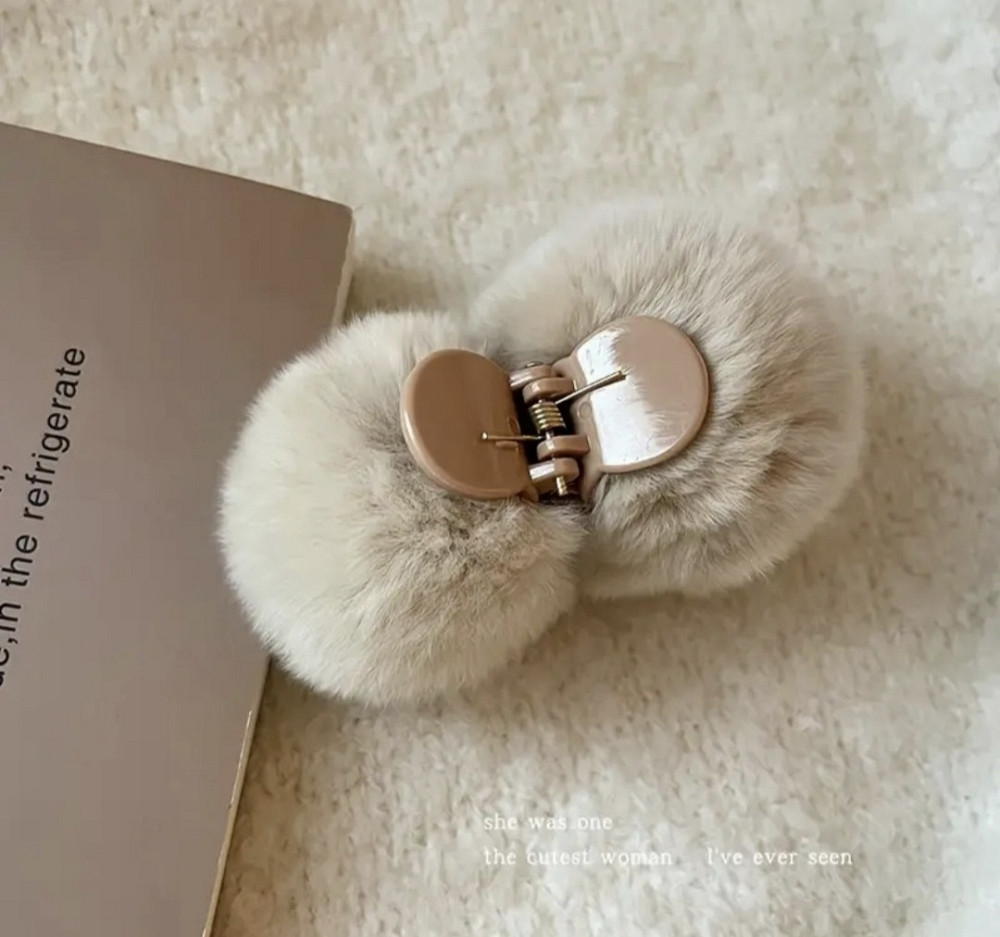 Шпилька крабік із хутра Бежевий Смела - изображение 1