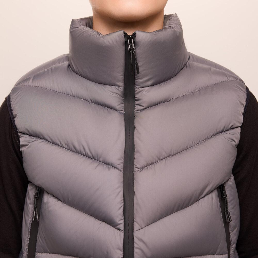 Темно-сіра жилетка для чоловіків з плащівки Pobedov Puffer Київ - фото 6