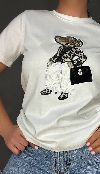 Футболка жіноча A-N 26007 базова однотонна нашивка ведмедик з сумкою середня довжина one size, білий, one size Київ - фото 5