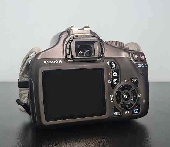 Дзеркальний фотоапарат Canon D1100 + об'єктив 18-55 мм + 64gb + сумка Клевань