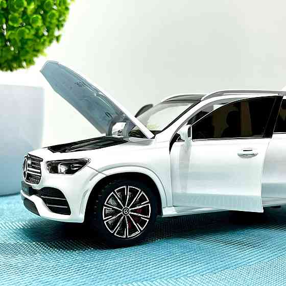 Машина Автосвіт Mercedes інерційна відчиняються двері 20,5 см 1:24 Біла (AP-2100) Чернігів