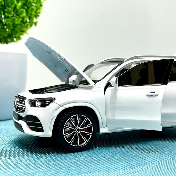 Машина Автосвіт Mercedes інерційна відчиняються двері 20,5 см 1:24 Біла (AP-2100) Чернігів - фото 3