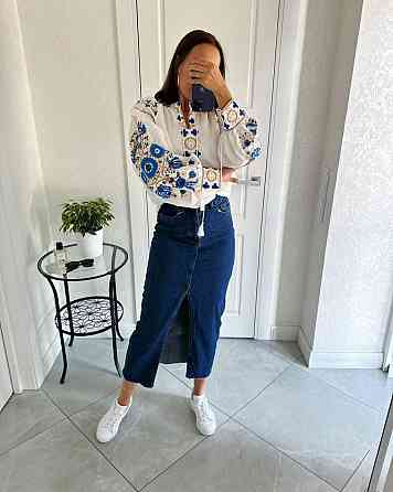 Женская современная вышиванка с голубо-желтой вышивкой и кисточками 80% хлопок, 20% полиэстер 44 Одесса