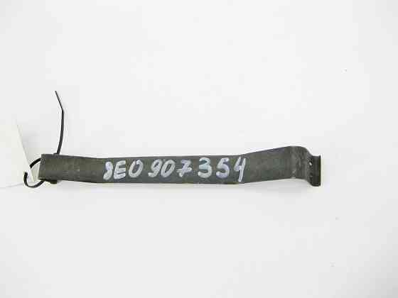 VAG  8E0907354 Фіксуюча скоба кришки корпусу блоків керування Audi A4 A6 R8 RS4 RS6 Seat Exeo Skoda Superb VW Passat Одеса
