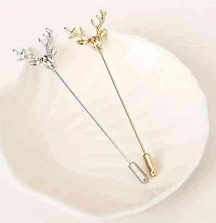 Брошка з оленем срібляста – елегантний акцент для одягу Київ