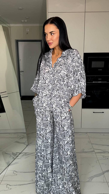 Женский легкий принтованный прогулочный костюм двойка: платок, рубашка и брюки из натурального штапеля Черный Одесса - изображение 1