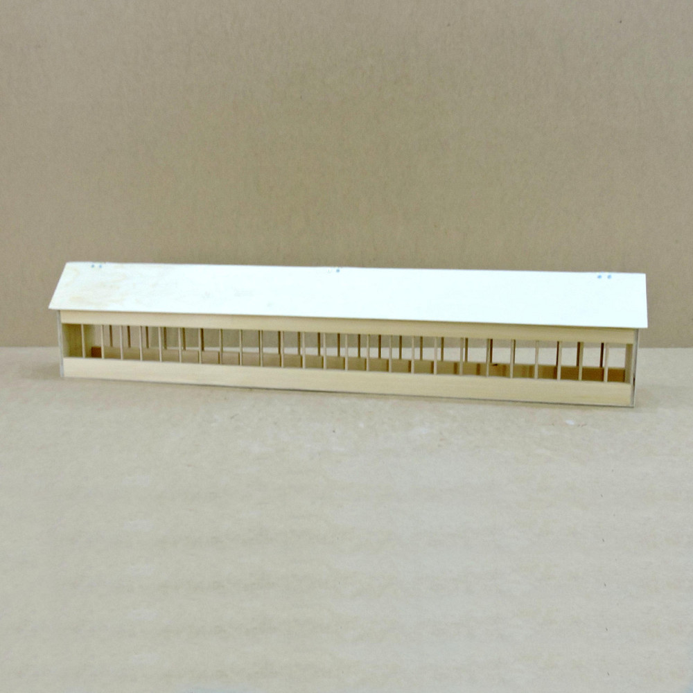 Деревянная кормушка для голубей 