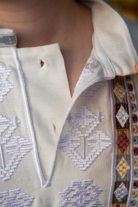 Вишиванка для хлопчиків із довгим рукавом лляна, молочна, топ Київ - фото 4