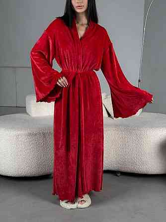 Женский стильный домашний велюровый макси халат плюш велюр Красный, 48/52 Одесса