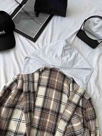 Женская оверсайз рубашка в клетку с капюшоном турецкий кашемир Бежевый, 48/50 Одесса