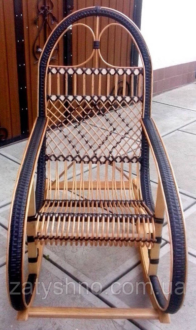 Крісло гойдалка з ротанга та дерева Київ - фото 2