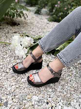 Mermaid Босоніжки жіночі нікель 85-7 літні, шкіра сатин / Модні босоніжки на танкетці 37р. 39р. Коломыя