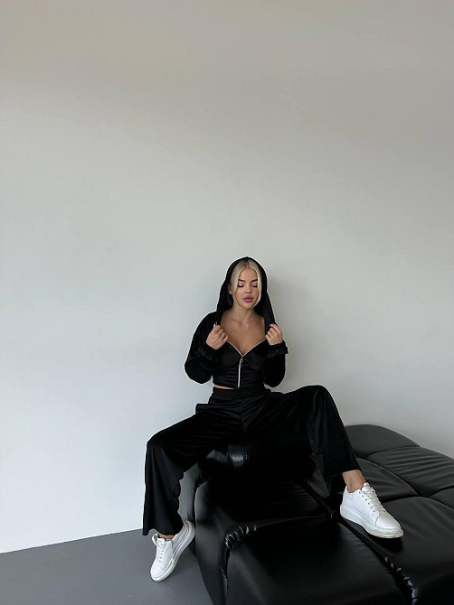 Жіночий стильний прогулянковий костюм-двійка: кофта та штани велюр-плюш Чорний, 48/50 Одеса - фото 3