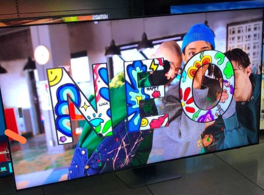 Телевизор Безрамный: 55