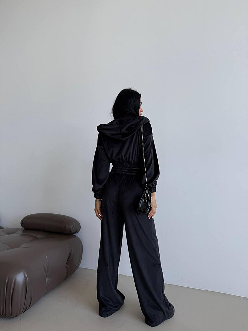 Жіночий прогулянковий оверсайз костюм-двійка: кофта та штани турецький велюр Чорний Одеса - фото 3