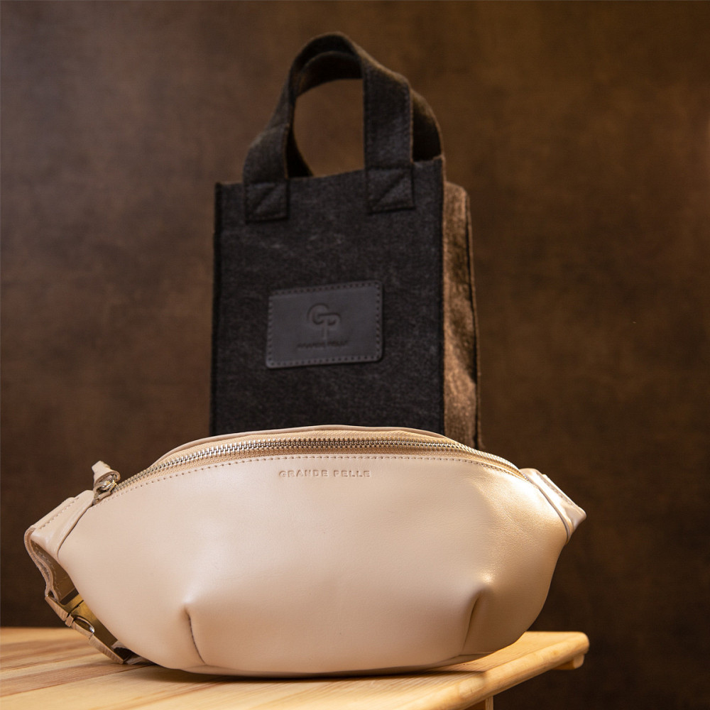 Практична шкіряна сумка на пояс GRANDE PELLE 11357 Бежевий Київ - фото 10