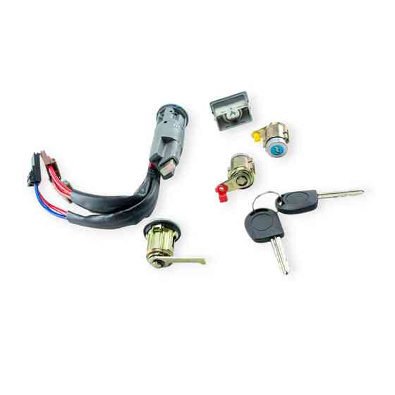 Замок Geely CK с личинками дверей, с замком багажника GEELY зажигания Мукачево