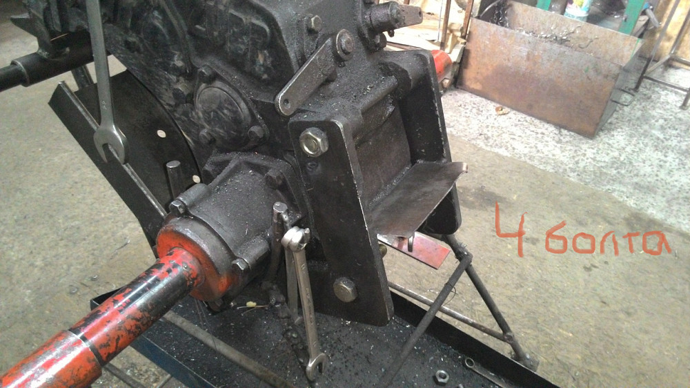 Задний подъемный механизм для минитрактора 