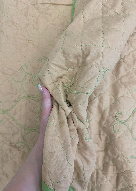 Покривало стьобане з наволочками Expo Trade ромб 220x220 (+-10 см) бежевий з салатовим (85-162) Київ - фото 2