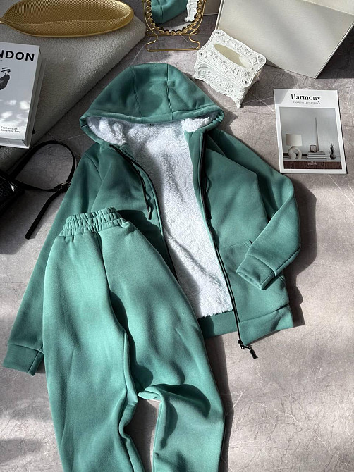 Женский теплый повседневный костюм двойка: худые+штаны, трехнить на флисе + мех Оливка, 50/52 Одесса - изображение 1