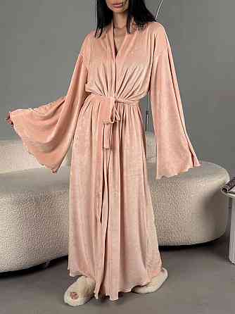 Женский стильный домашний велюровый макси халат плюш велюр Персик, 48/52 Одесса