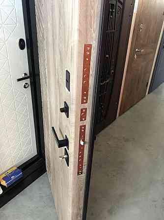 Двери уличные, ФАНЕРА,серия Премиум,  гнутый профиль, коробка 150 мм, полотно 105мм Киев