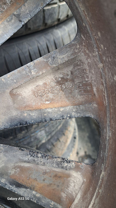 Оригінальний диск з зимовою резиною R18 на Kia Київ - фото 3