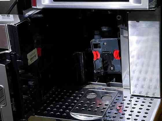 Кофемашина Delonghi PrimaDonna Avant ECAM 6700 Киев