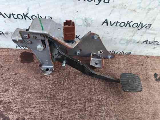 Педаль гальма Nissan Note E11 2005-2012 Ковель