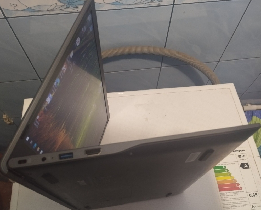 4К Экран IPS OLED 4 Ядерный Процессор SSD 1000 ГБ Киев - изображение 3