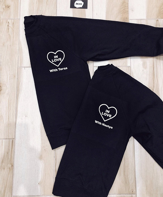 Парні світшоти для хлопця та дівчини — In love with... Чернівці - фото 1