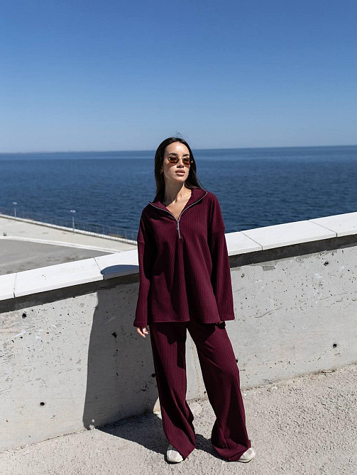 Женский повседневный оверсайз костюм двойка: кофта и штаны трикотаж пума рубчик Бордо Одесса - изображение 8