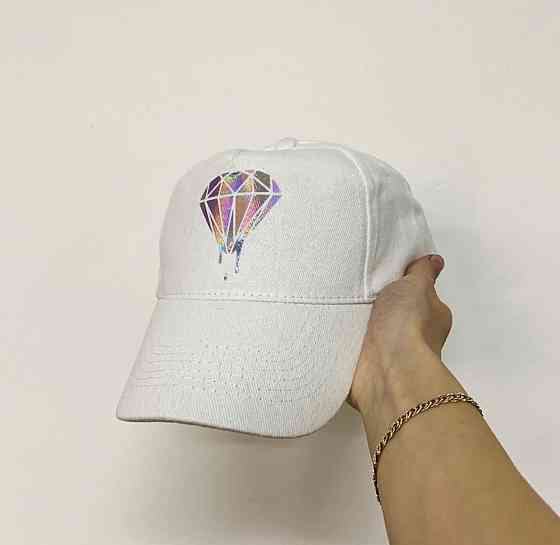 Біла Кепка/Бейсболка з принтом Чернівці