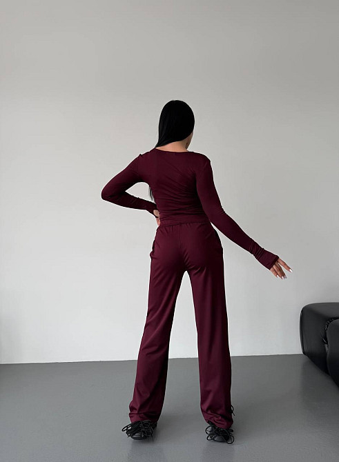 Женский базовый костюм тройка: лонгслив, футболка и штаны микродайвинг Бордо Одесса - изображение 4