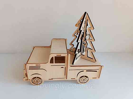 Новорічна інсталяція  вантажівка 30 см з ялинкою. Ірпінь