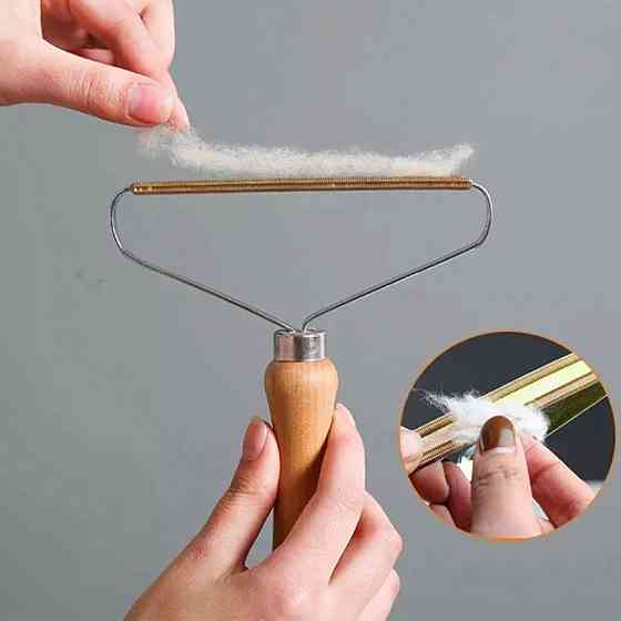 Портативная щетка бритва для удаления катышек и шерсти (10х9см) / Щетка скребок для чистки одежды Киев