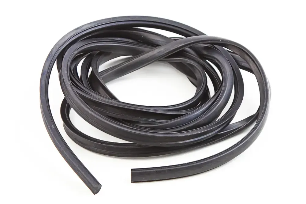 Клин стекла 2121 черный ASR (3.8м) Винница - изображение 1