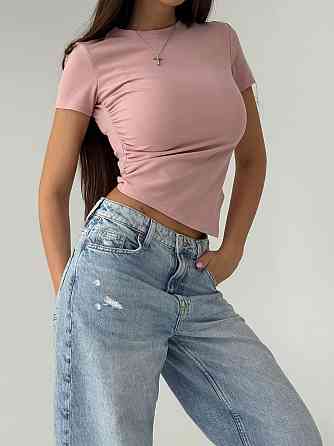 Женская базовая футболка с акцентным низом в виде треугольника креп-дайвинг Пудра, 46/48 Одесса