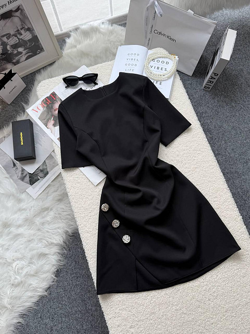 Жіноче базове мініплаття з декоративними ґудзиками креп костюмка Чорний, 50/52 Одеса - фото 1