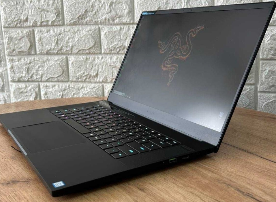 Ноутбук: Razer Blade 15 FHD IPS 144Hz. i7-8750H , 16Gb. SSD 512Gb. GTX1070 MaxQ.Razer Blade RZ09-02386 Киев - изображение 4