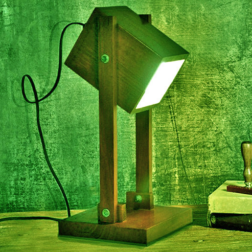 Светильник настольный 