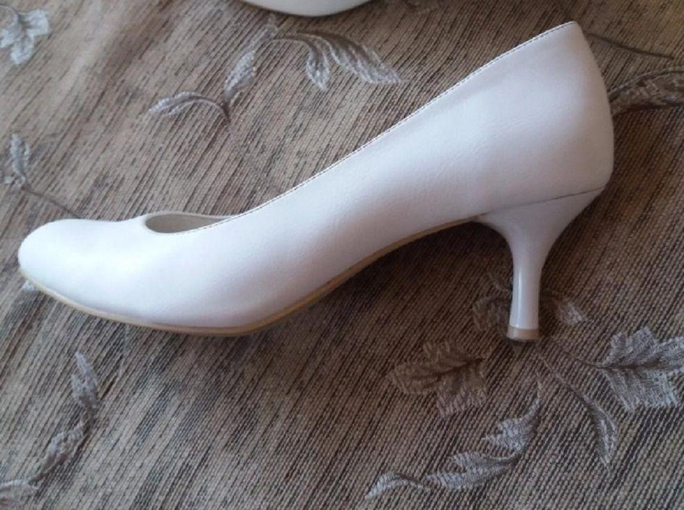 Свадебные туфли 38 размер по стельке 24,5см, б/у, каблук 5см, удобные Киев - изображение 3